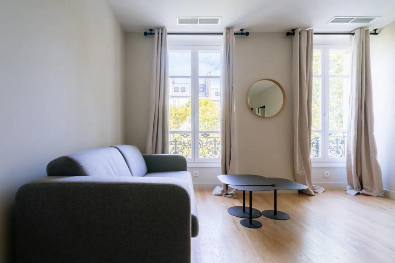 Stylish 2 Bedroom Apartment In ปารีส ภายนอก รูปภาพ